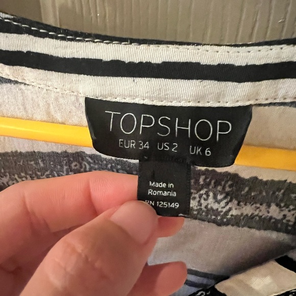 Topshop striped cutout sleeve size 2 - Picture 6 of 6